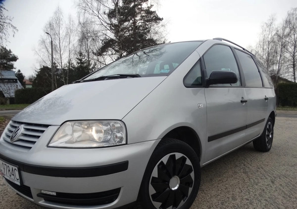 Volkswagen Sharan cena 10500 przebieg: 236000, rok produkcji 2003 z Urzędów małe 254